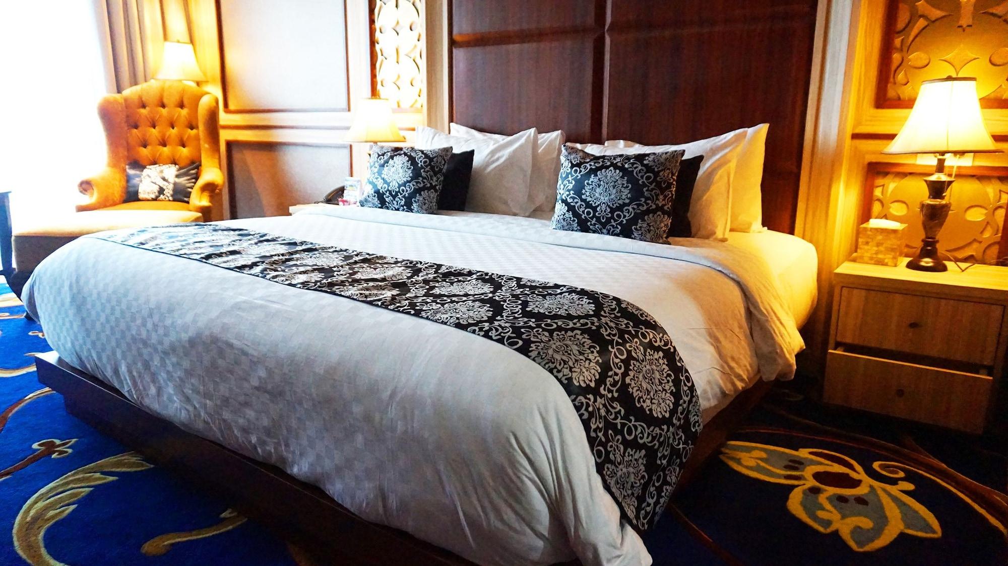 แซฟไฟร์ สกาย ลักซัวรี โฮเต็ล Hotel เซอร์ปง ภายนอก รูปภาพ