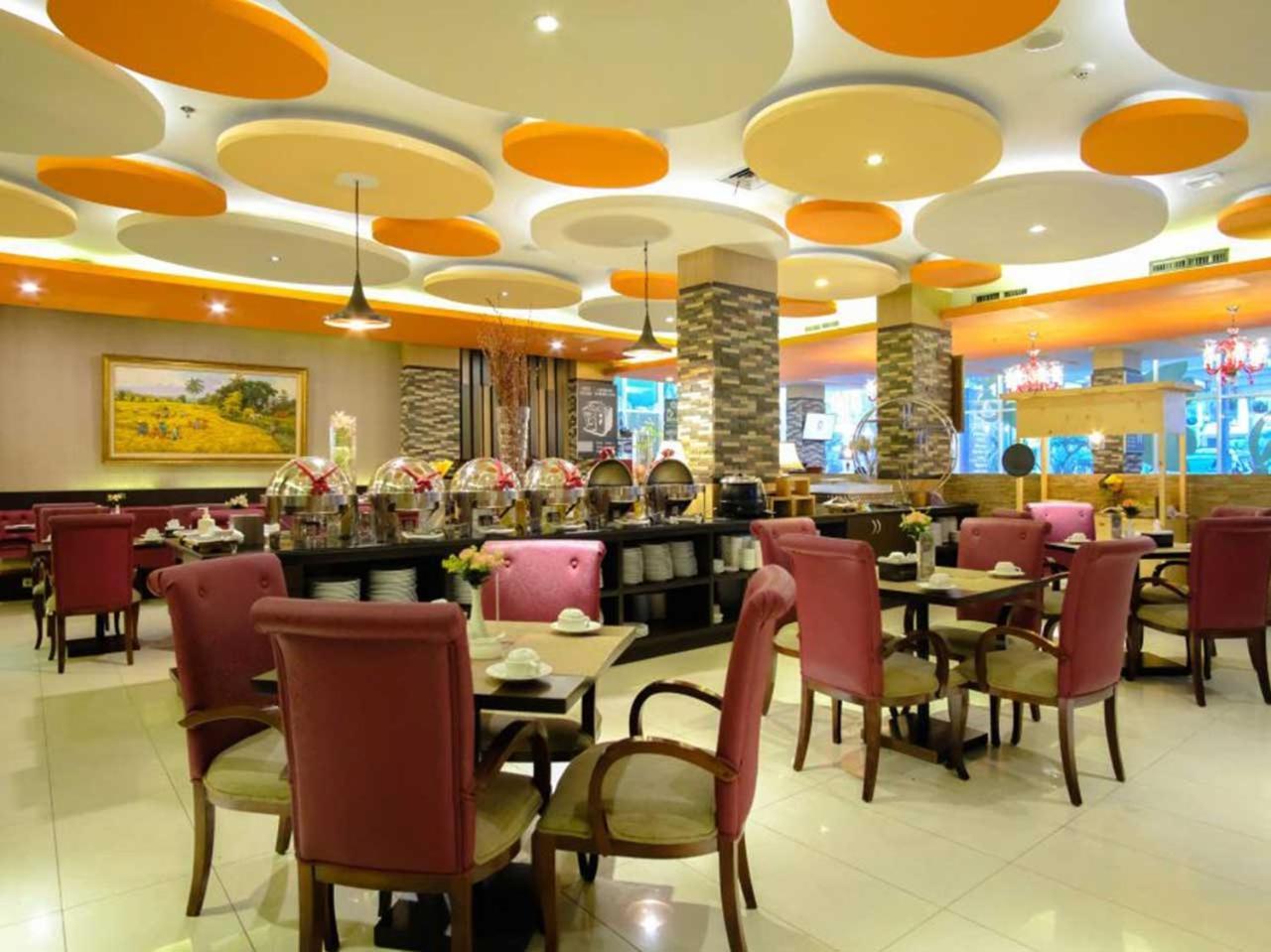 แซฟไฟร์ สกาย ลักซัวรี โฮเต็ล Hotel เซอร์ปง ภายนอก รูปภาพ