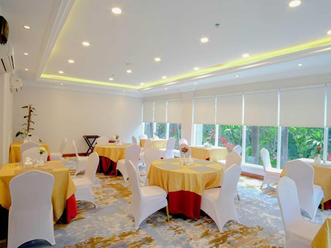 แซฟไฟร์ สกาย ลักซัวรี โฮเต็ล Hotel เซอร์ปง ภายนอก รูปภาพ