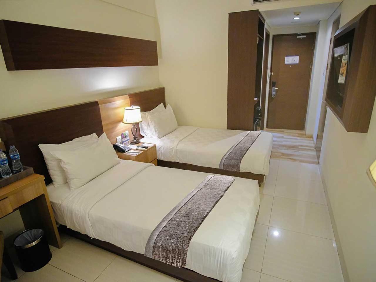 แซฟไฟร์ สกาย ลักซัวรี โฮเต็ล Hotel เซอร์ปง ภายนอก รูปภาพ