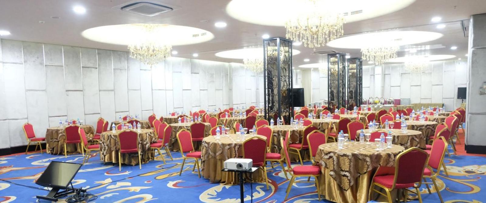 แซฟไฟร์ สกาย ลักซัวรี โฮเต็ล Hotel เซอร์ปง ภายนอก รูปภาพ
