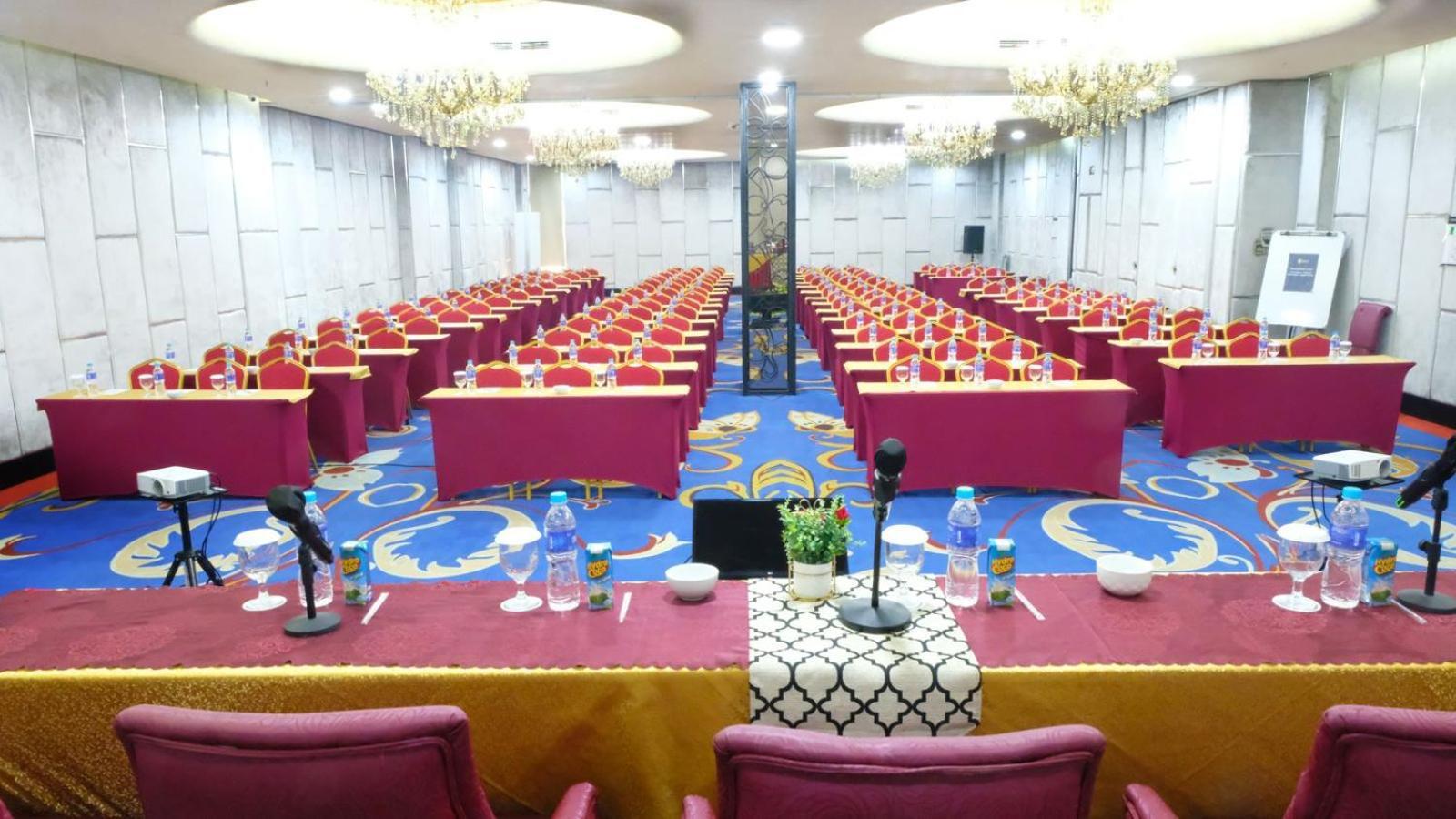 แซฟไฟร์ สกาย ลักซัวรี โฮเต็ล Hotel เซอร์ปง ภายนอก รูปภาพ