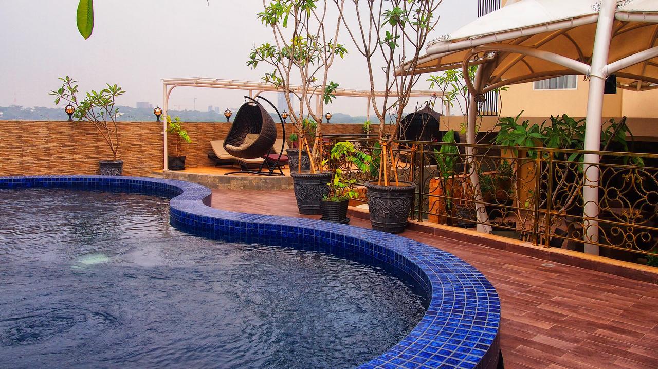 แซฟไฟร์ สกาย ลักซัวรี โฮเต็ล Hotel เซอร์ปง ภายนอก รูปภาพ